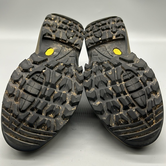Lowa Tempest Hiking Shoes like new condition - Picture 7 of 8
